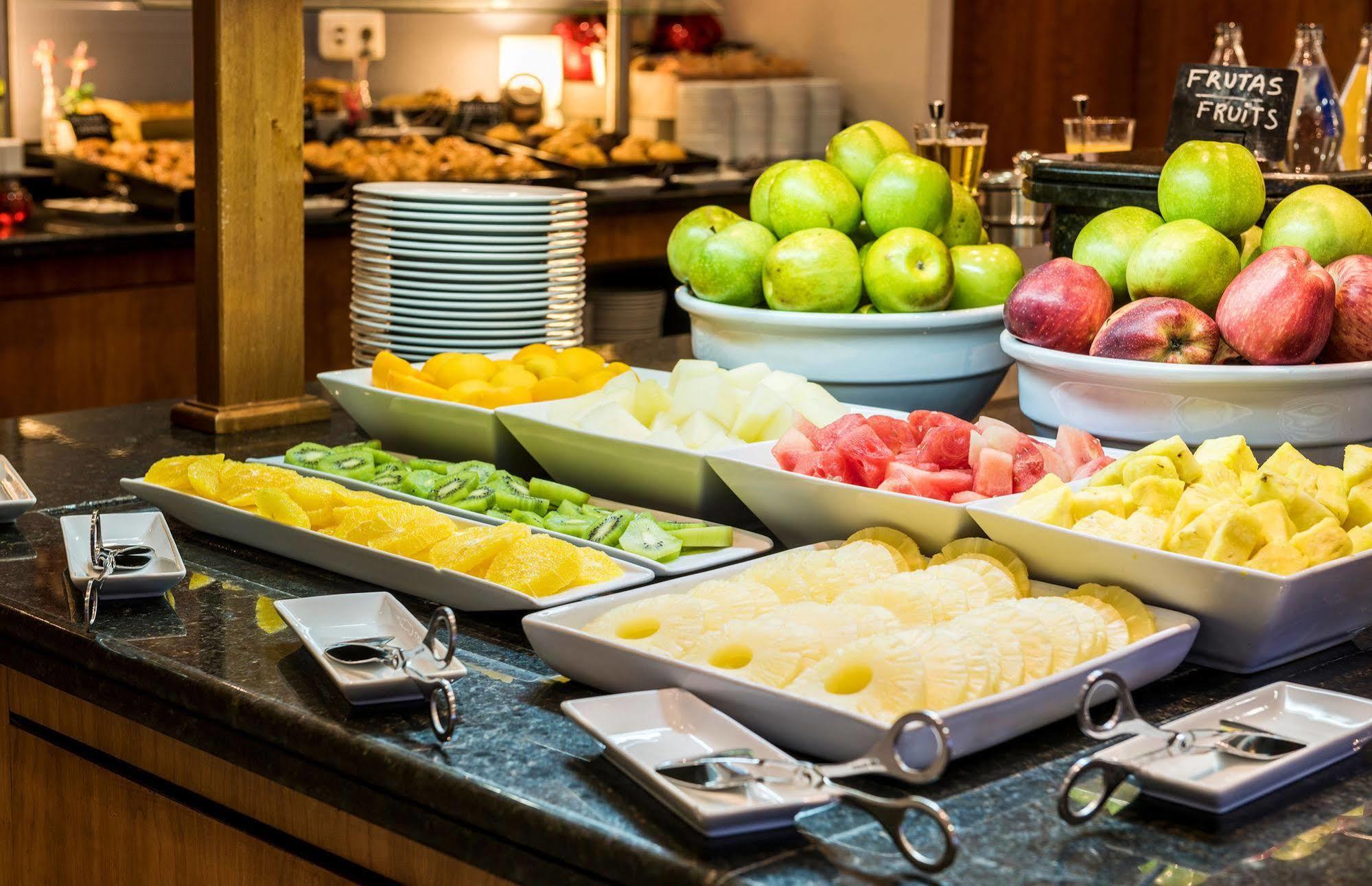 Hotel Madrid Centro, Affiliated By Melia Экстерьер фото