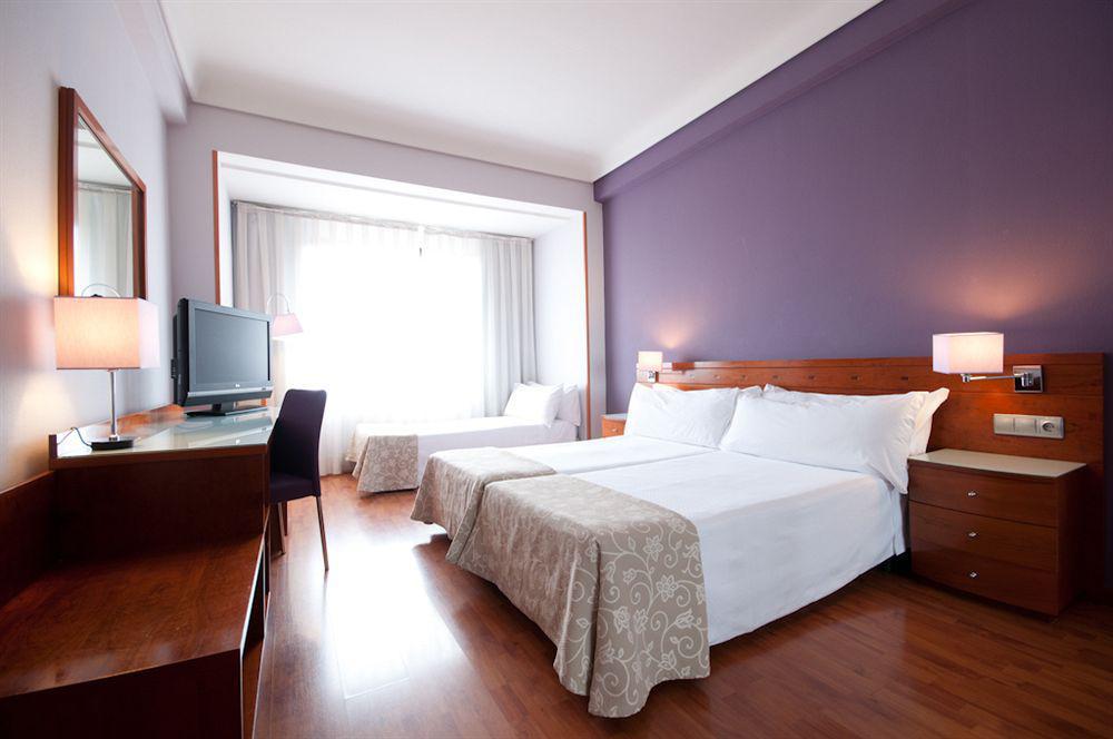 Hotel Madrid Centro, Affiliated By Melia Экстерьер фото